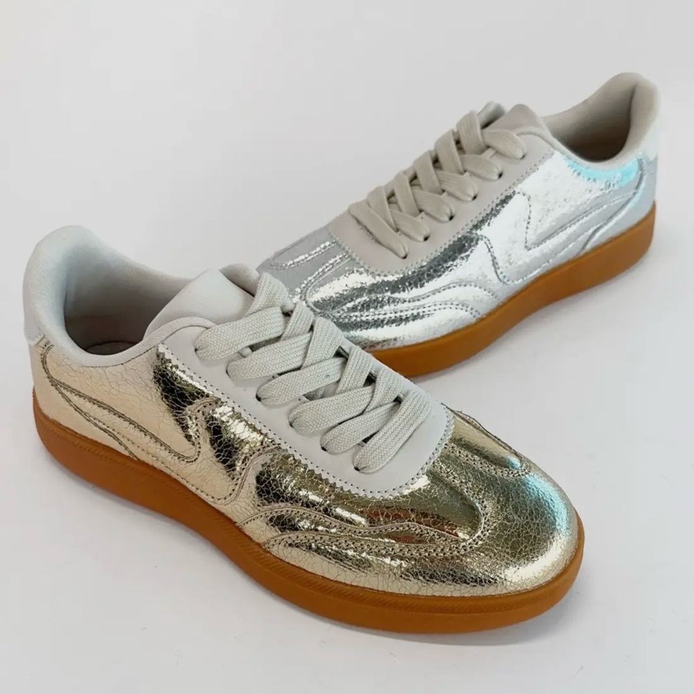 MODERN-12 WAVY SWOOSH STRIPE DESIGN LOW SNEAKERS-Gold